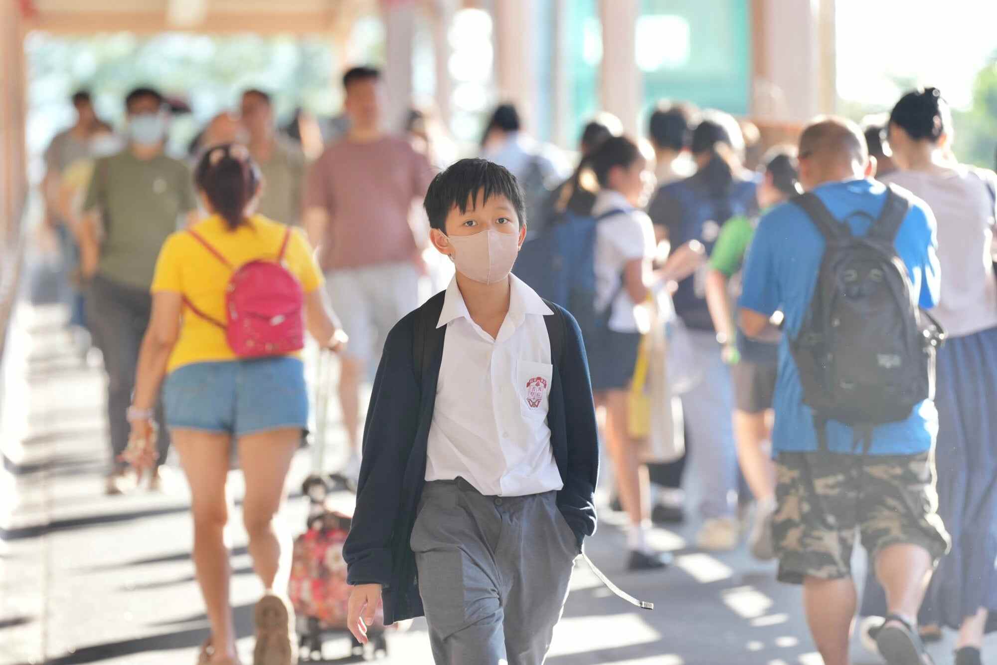 People with respiratory issues should wear masks to protect themselves during the summer flu season, one doctor says. Photo: Karma Lo