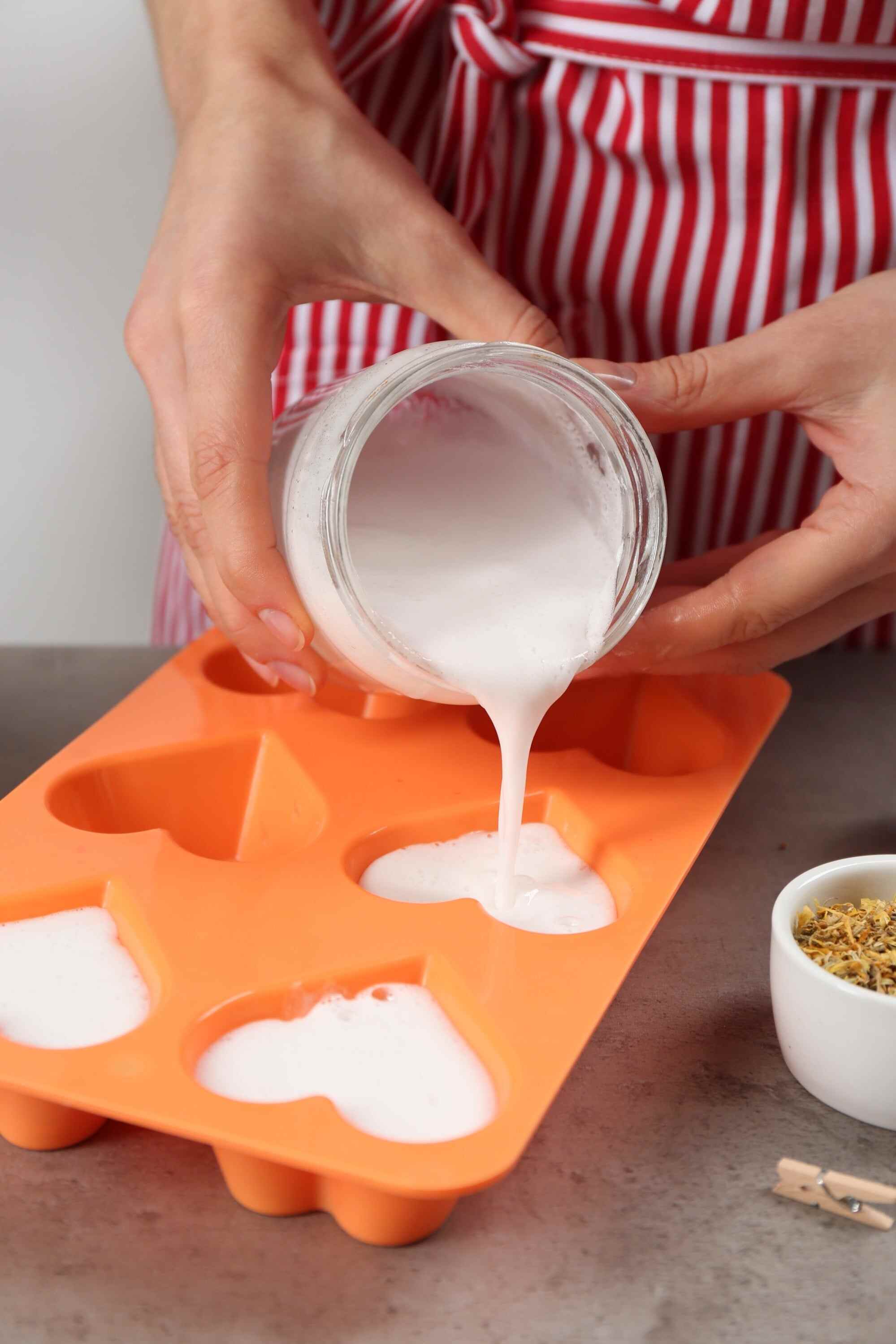 You can pour the soap liquid into a mould if you want it to have a fun shape. Photo: Shutterstock