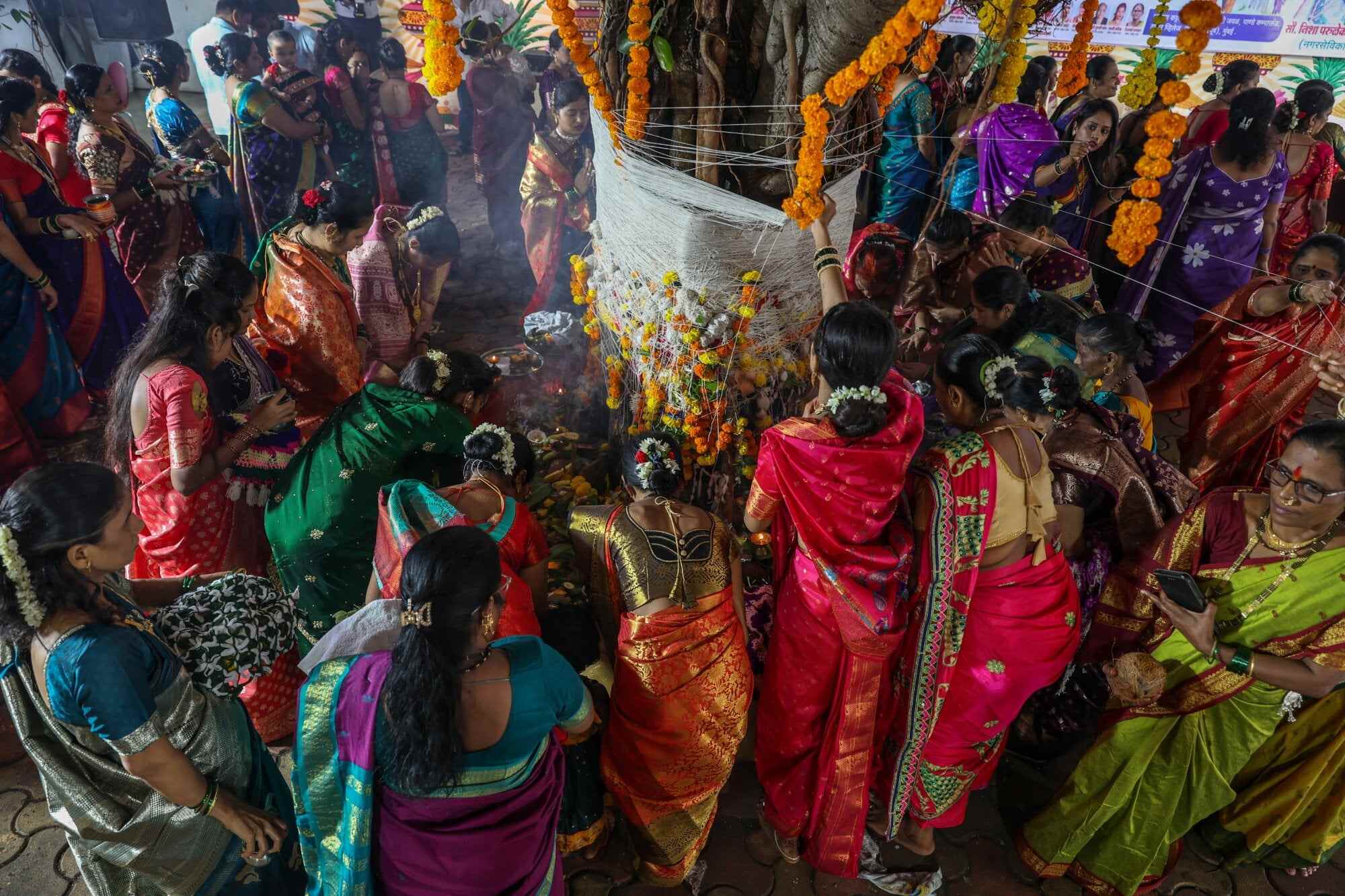 Hindu married women perform rituals in Mumbai, India. One reader reflects on the history and culture of India and Hong Kong. Photo: EPA
